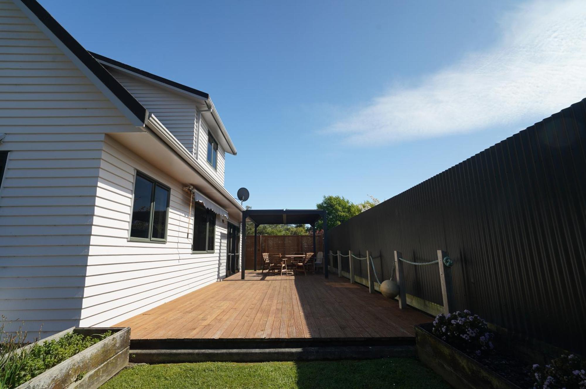 Atarau Grove House * Paraparaumu